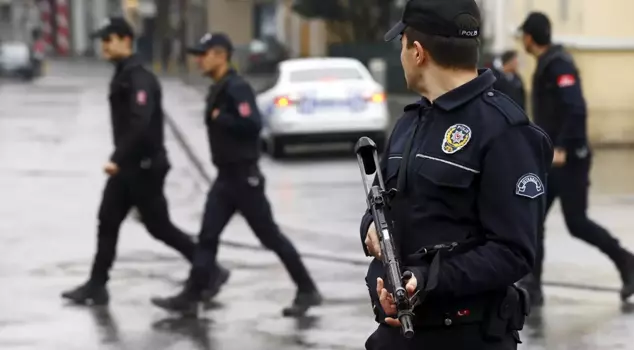 In Ataşehir, a police officer shot his colleague in the leg during an argument.