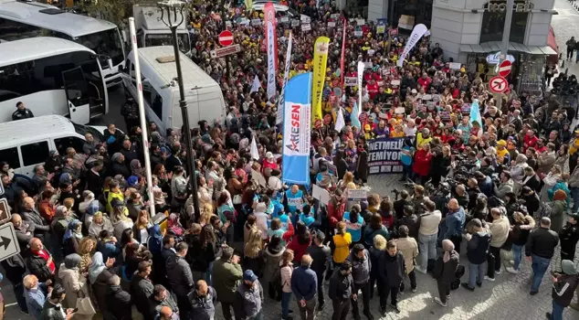 Family doctors have started a three-day strike.