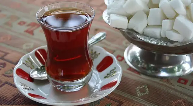 The price of a cup of tea is surprising: there are those who pay 250 lira.