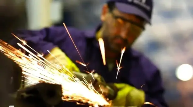 In September, industrial production decreased by 2.4% year-on-year; it increased by 1.6% compared to the previous month.