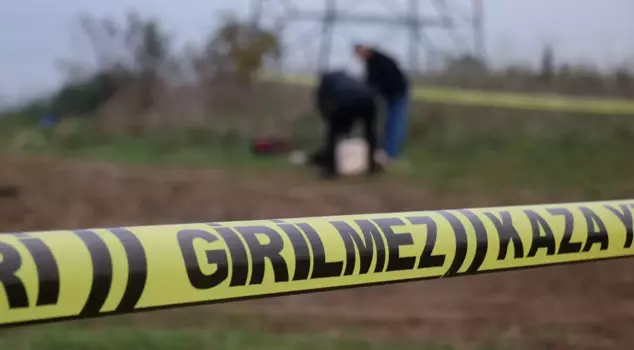 A male corpse with a gunshot wound to the head was found in an empty lot in Sakarya.