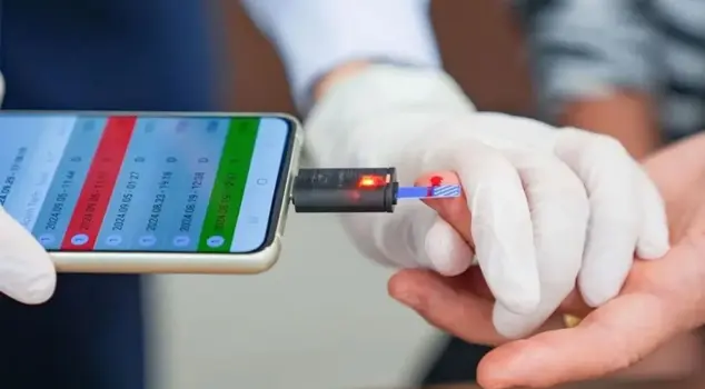 Turkish scientists have developed a device that transforms mobile phones into glucose meters.