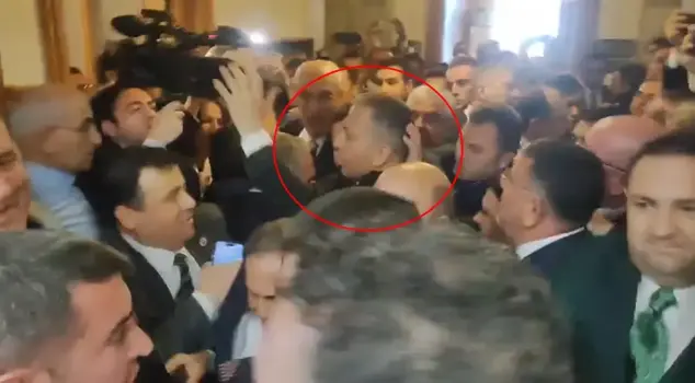 The Minister Yerlikaya, caught in the midst of an angry crowd, vented his frustration at the camera.