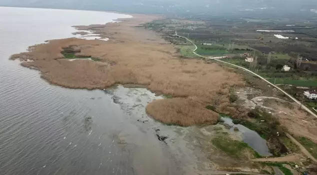 The water level in Lake Iznik has dropped to a critical level.