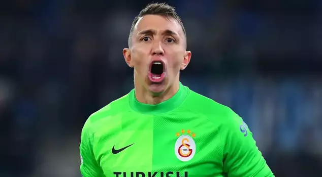 Galatasaray is acquiring a goalkeeper for 62 million euros to replace Muslera.