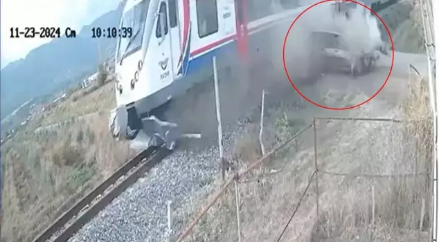 A passenger train hit a car in Manisa.