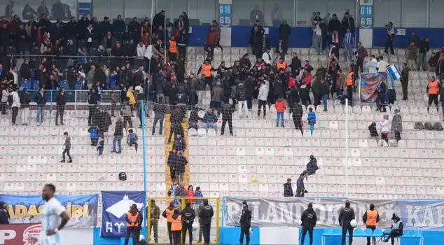 Images from Turkey: The stands were chaotic, the president plunged into the crowd of supporters.