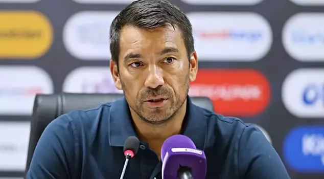 Hasan Arat may terminate Giovanni van Bronckhorst's contract.