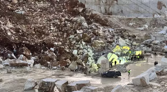 Landslide at a marble quarry on Marmara Island: 2 workers lost their lives.