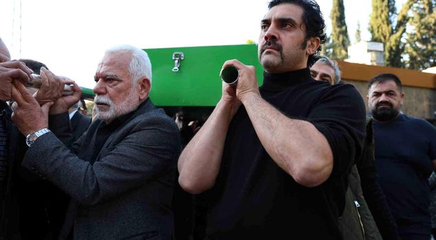 The singer Bayhan's father, Sabahattin Gürhan, was bid farewell on his final journey.