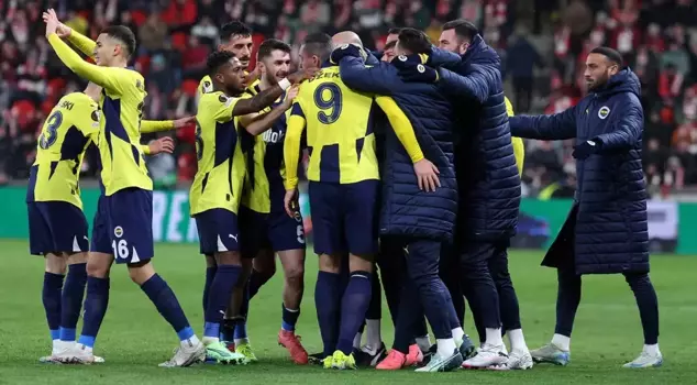 Fenerbahçe defeated Slavia Prague 2-1 away.