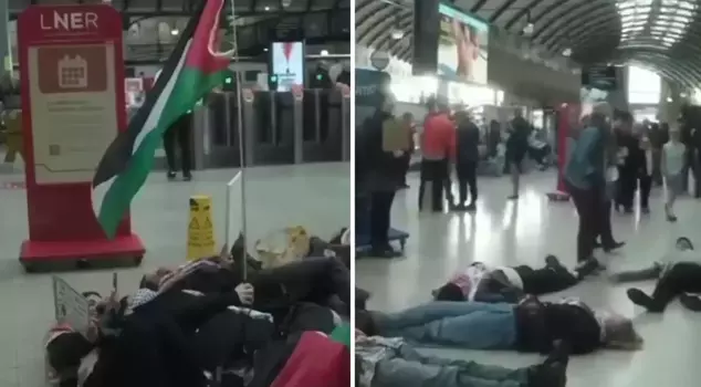 Protest in England against Israel! They organized a burial action.