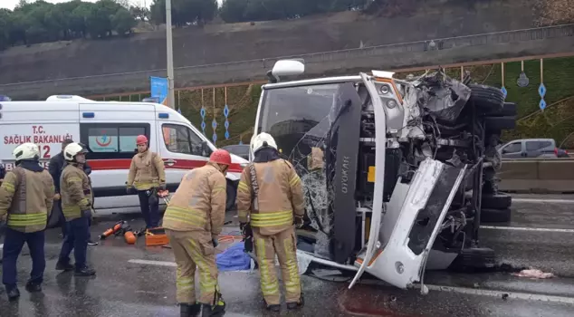 A minibus overturned in Maltepe: 1 dead, 4 injured.