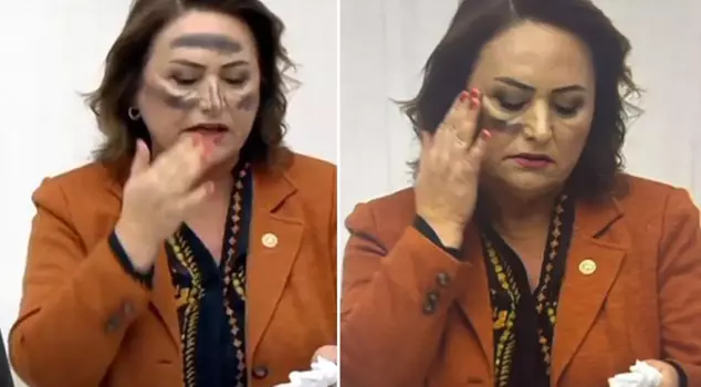 A CHP deputy painted their face black in the Parliament.