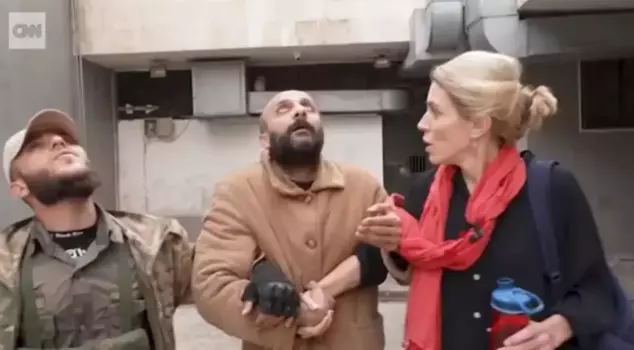 The television crew accidentally found the Syrian prisoner who was forgotten in the prison.