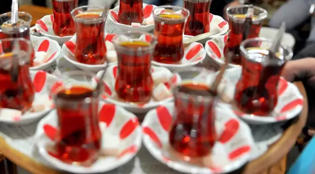 The amount of money paid for tea in Istanbul surprised everyone.