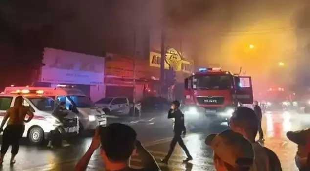 In a karaoke bar fire in Vietnam, 11 people lost their lives.