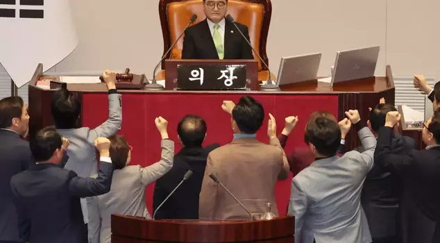 The National Assembly in South Korea is in turmoil! Acting President Han Duck-soo has also been dismissed.