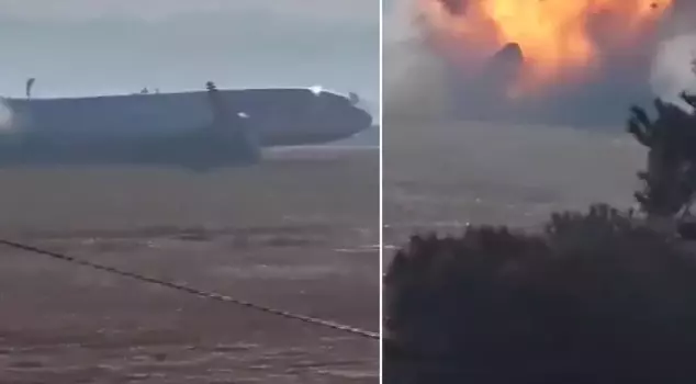 The moment of the accident involving the plane carrying 181 people in South Korea was captured on camera.