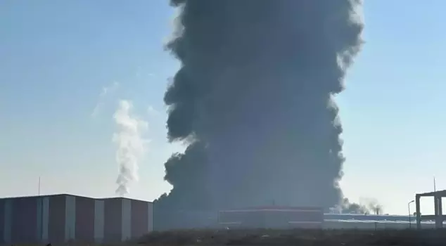 Fire at a toy factory in Kırklareli! Smoke has covered the sky.