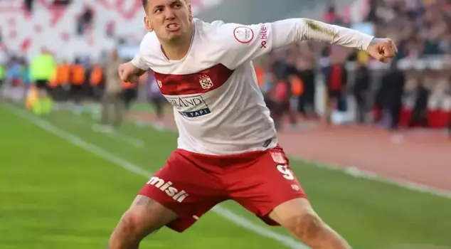 The Super Lig giant is signing Rey Manaj.