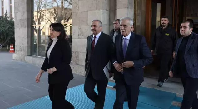 The DEM Party delegation's tour of the Parliament! Their first stop was the Speaker of the Grand National Assembly, Kurtulmuş.