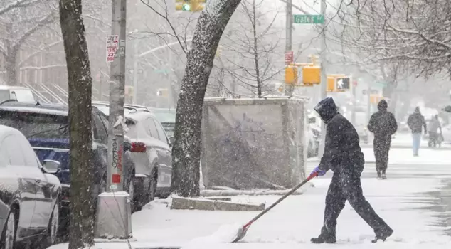 The U.S. is experiencing a nightmare: A state of emergency has been declared in 6 states, and thousands of flights have been canceled.