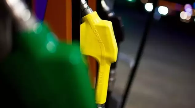 The price of gasoline was quietly increased by 1 lira and 25 kuruş at midnight.