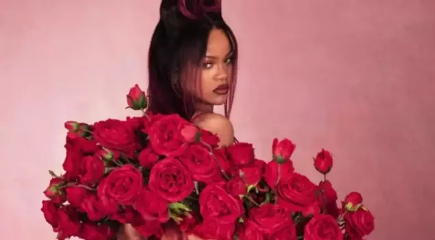 Rihanna posed in special lingerie for Valentine's Day!