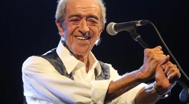 Famous singer Edip Akbayram has been taken to intensive care.