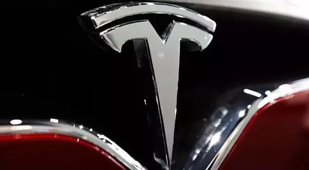 The issue that is troubling Elon Musk! 240,000 Teslas recalled.