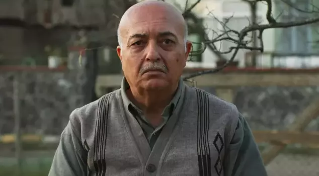 It was hard to recognize Settar Tanrıöğen in his latest appearance.