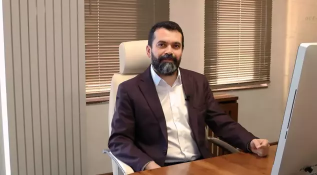 Dr. Ekrem Teymur: 