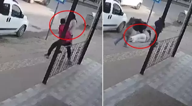 A young girl walking on the street in Kahramanmaraş was attacked with punches.