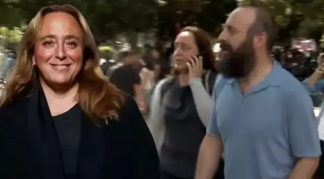 Images have emerged showing Ayşe Barım directing artists in Gezi Park.