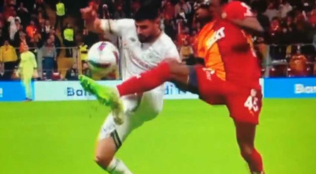 Here is the situation in which Galatasaray won a penalty in the match against Konyaspor.