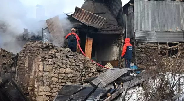 The fire that broke out at night nearly destroyed the entire village.