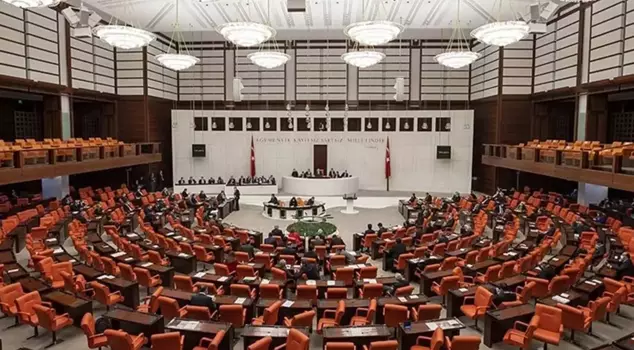 A debate broke out during the discussions on the lowest pension in the Turkish Grand National Assembly (TBMM).