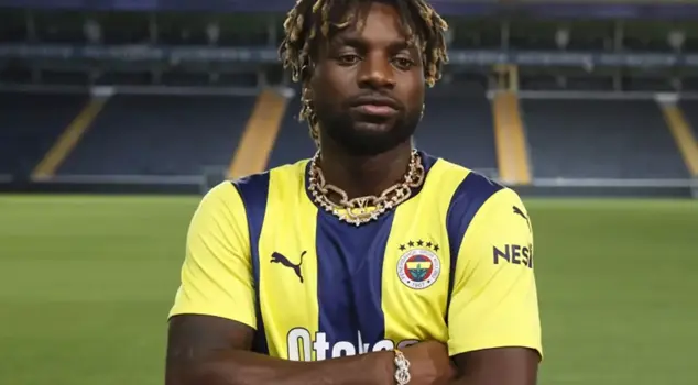 Allan Saint-Maximin will not be able to wear the Fenerbahçe jersey again.