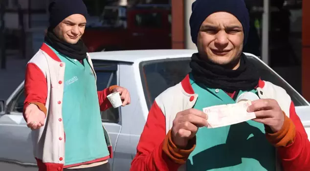 Surprising words from a man begging in Konya: I do my job with love.