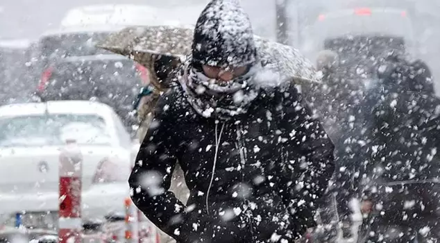 Snowfall has started in Marmara, and the Meteorology Department has warned 19 more provinces to prepare for a white blanket.