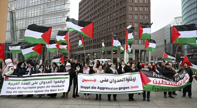 In Berlin, supporters of Palestine protested against the 'plan' announced by Trump.