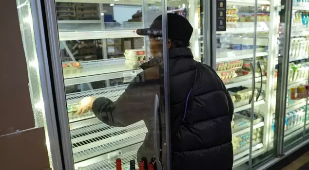 Egg crisis in the USA! Prices skyrocketed to $10, and shelves are empty.