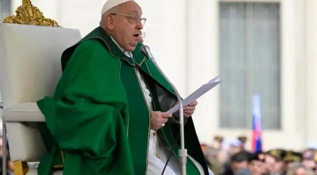 During the mass, Pope Francis, who was unable to breathe, had his speech completed by his assistant.