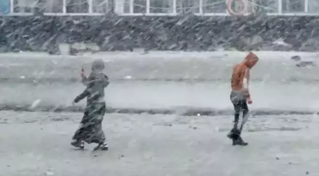 The Marmara Sea receded, and citizens walked in the water.