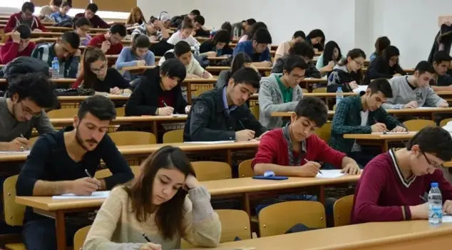 The threshold for the law faculty in the university entrance exam has been raised to 100,000.