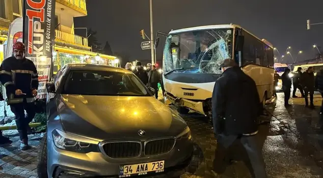 A worker shuttle in Kayseri crashed into 5 vehicles: 7 people were injured.