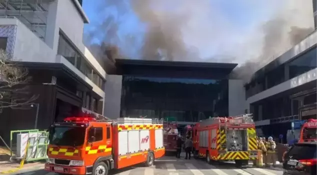 In a hotel construction fire in South Korea, 6 workers died.