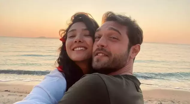 The long-awaited romantic pose of Aybüke Pusat and Furkan Andıç has finally arrived after years.