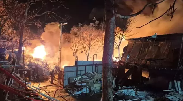 Fire at a recycling facility in Avcılar, Istanbul: Here are the first images.